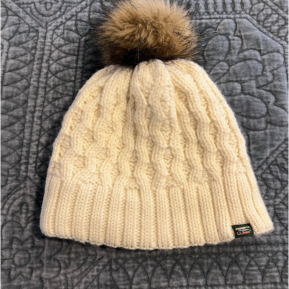 LL Bean Kids’ Cozy Cable Pom Hat. One size. Color ivory. - Picture 1 of 9